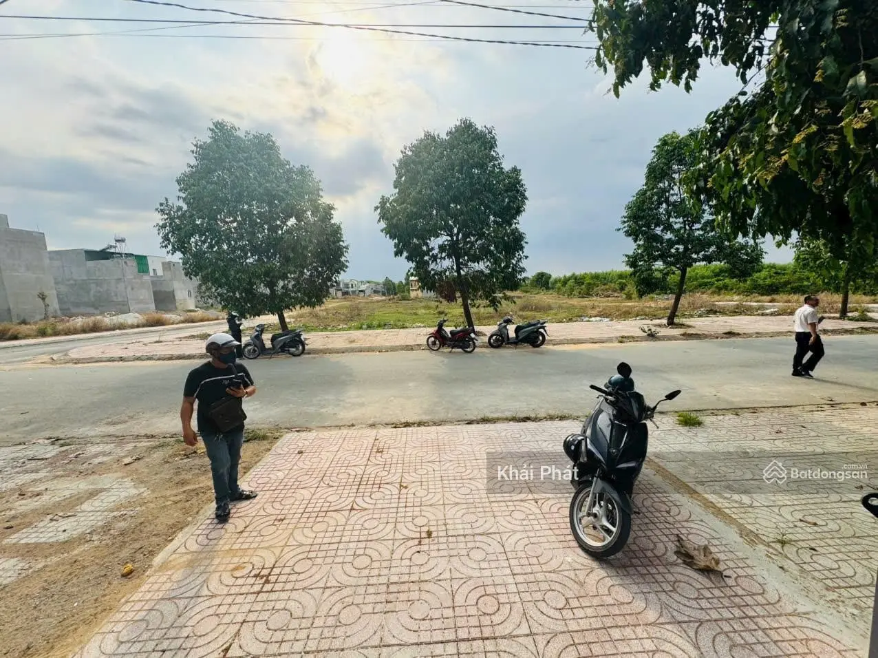 Bán Gấp Nhà 1 Trệt 1 Lầu Sân Xe Hơi KDC Bài Bản Giáp TP. Biên Hòa, TT 700tr Nhận Nhà Ở Ngay
