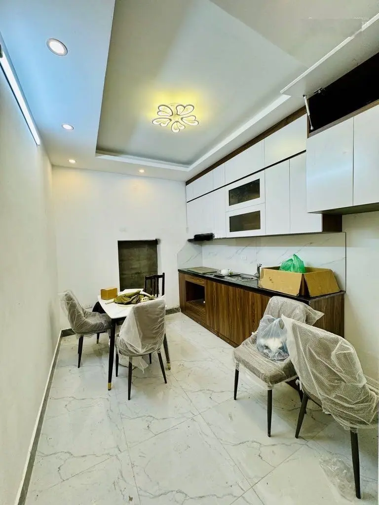 Bán nhà phố Kim Hoa - Xã Đàn - full nội thất đẹp - oto cách 20m - 4PN. Giá: 6,15 tỷ. LH: 0779 548 ***