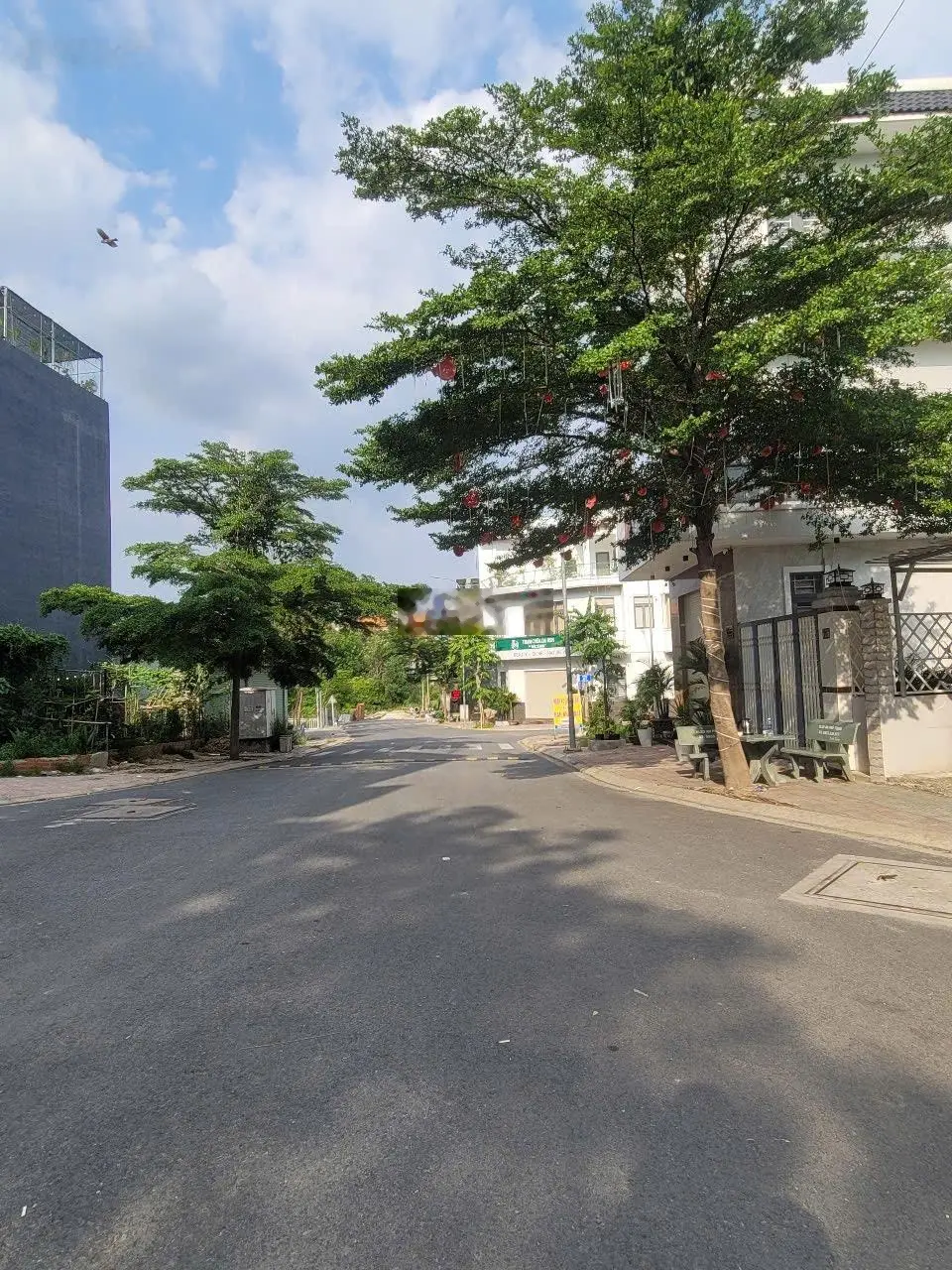 Nhà góc hai mặt tiền, đường 13m thông 2 đầu