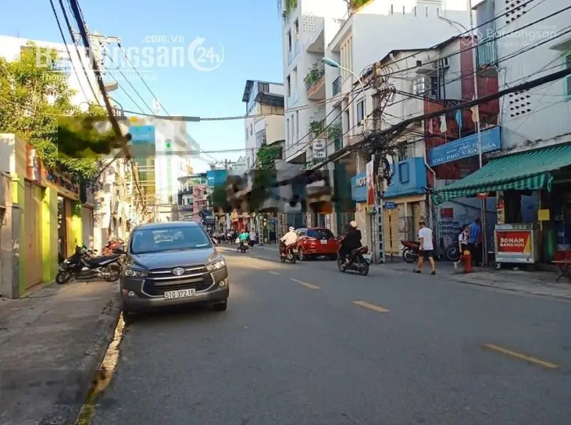 Ngộp bank - Bán nhà siêu phẩm MT 186 Tôn Thất Tùng, Q1, DT 9m x 30m, trệt + 3T, HĐT 350tr - 140 tỷ