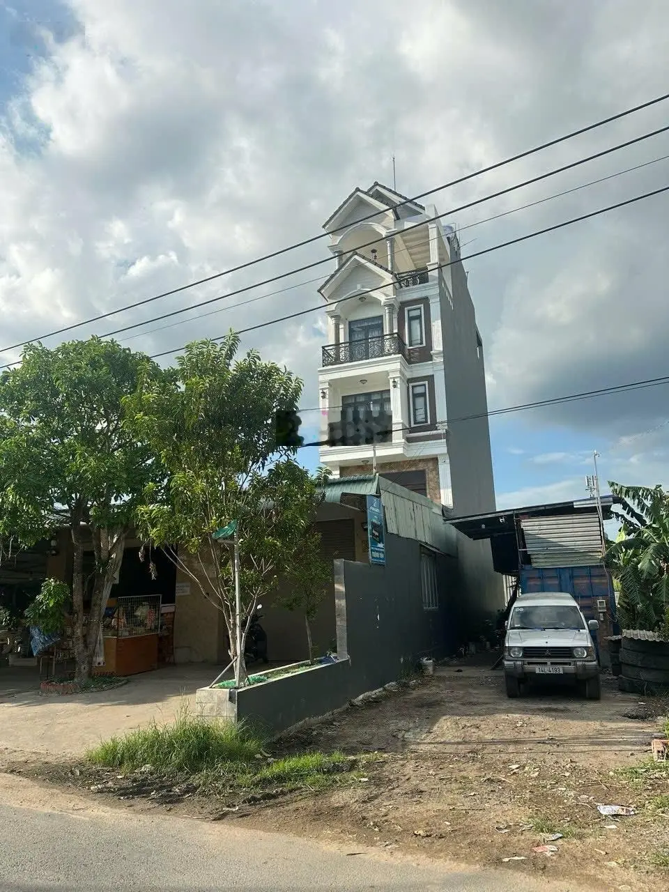 Bán nhà 4 lầu 5PN 6WC, thang máy full nội thất MT Bưng Ông Thoàn, Phú Hữu Q9 giá 15,2tỷ