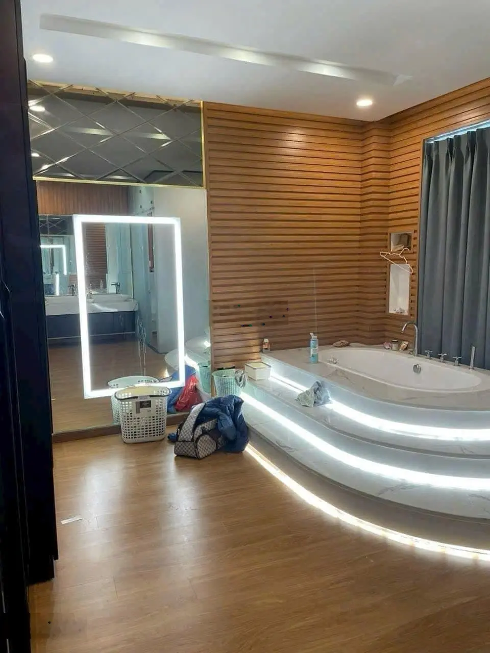 Bán nhanh nhà chính chủ Lã Xuân Oai, Tăng Nhơn Phú Á, Q9 49,8m2 giá 2 tỷ 750tr shr