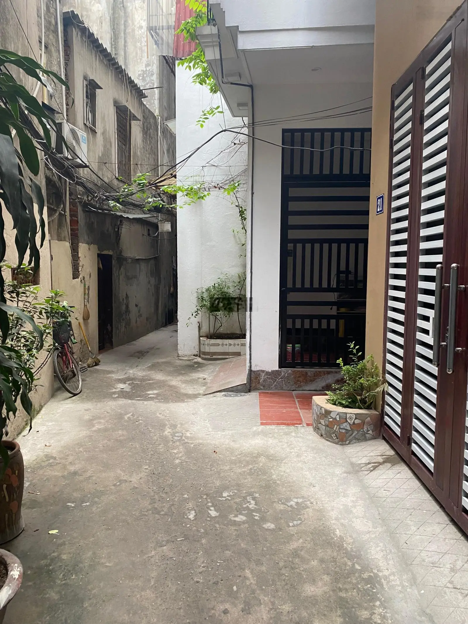 Nhà 5T lô góc nhà mới 100% phố đường Láng Nguyễn Trãi DT 52m MT 3,3m kinh doanh gần phố nhỉnh 6 tỷ