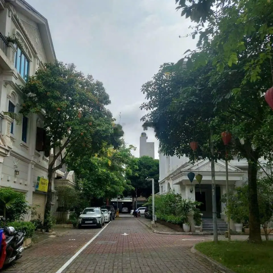 Bán biệt thự Huyndai Hà Đông, DT 172m2, MT 10m, 3 tầng, 3 mặt thoáng
