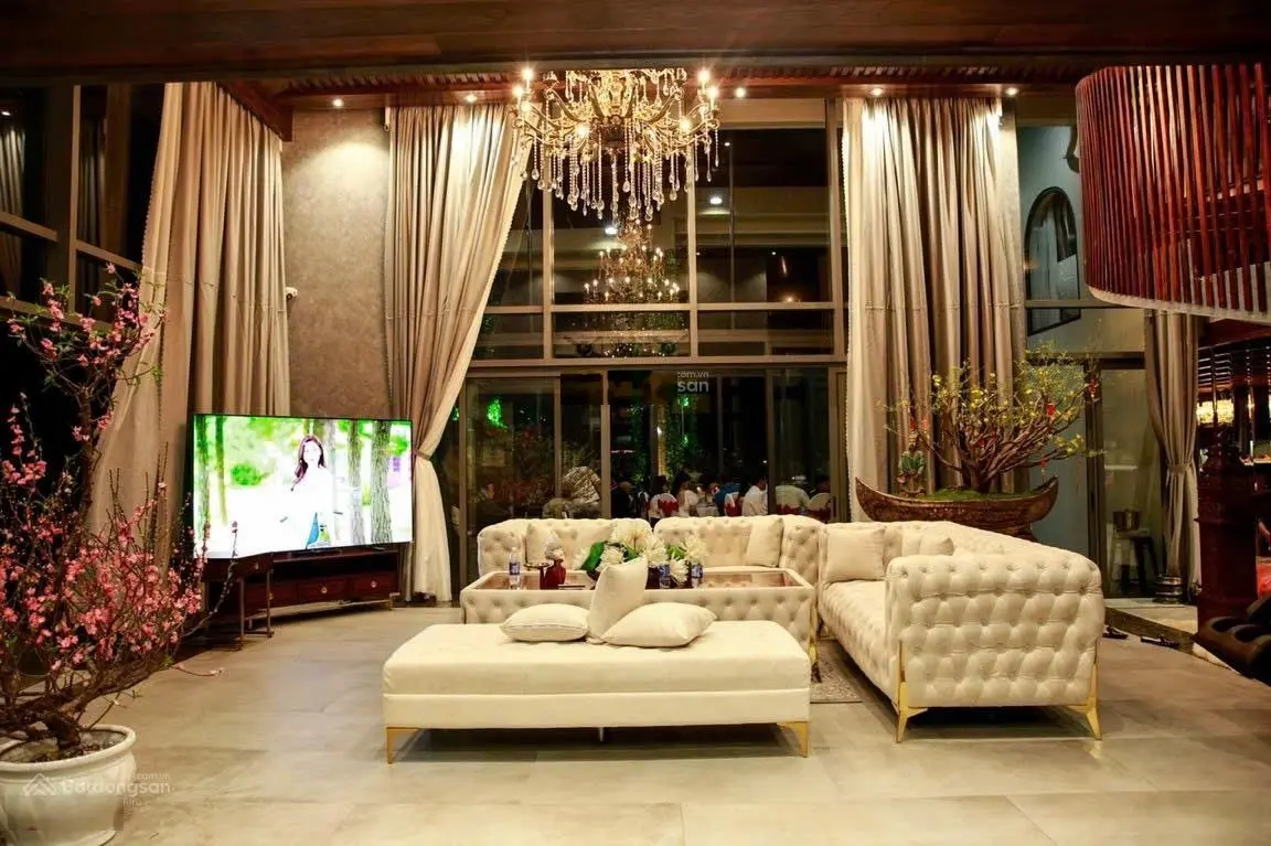 Đẳng cấp biệt thự vườn treo trên không: Penthouse Everich Quận 5 cần bán. 650m2 giá chỉ 36.8 tỷ TL
