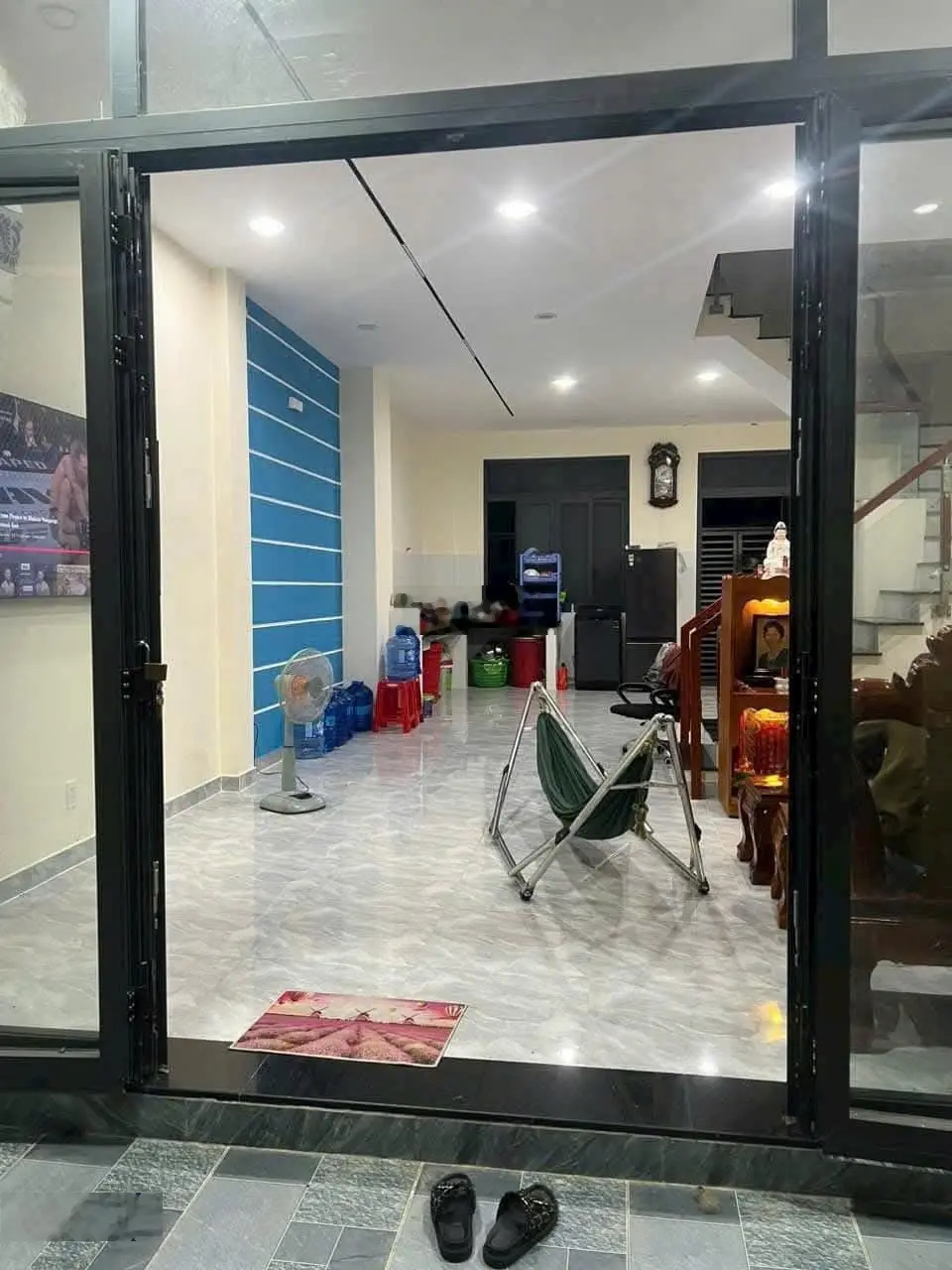Bán gấp nhà ngay chợ Bình Chánh, Đường Hoàng Phan Thái 5x23,58m. Đang cho thuê 12tr/1th (SHR)