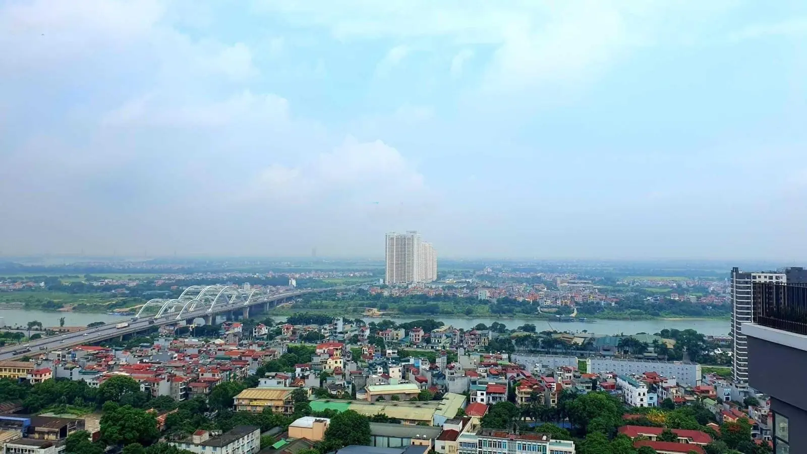 Căn hộ 3PN view sông Đuống giá 4,2x tỷ - DT 95m2 Bình Minh Garden - Bàn giao full NT về ở ngay