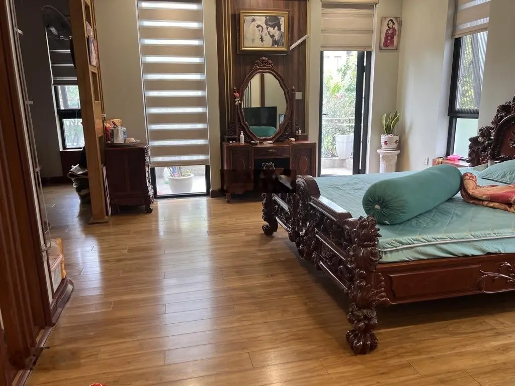 Bán biệt thự BT06 Việt Hưng mặt phố kinh doanh - vỉa hè 5m thiết kế tân cổ điển giá tốt nhất 60 tỷ