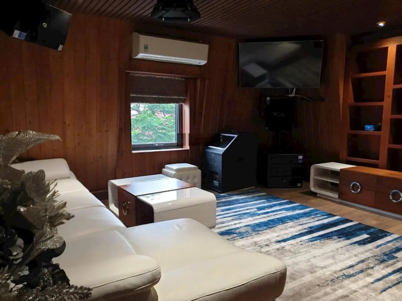 Bán Biệt Thự Nam Thông 3 - Phú Mỹ Hưng, Quận 7. DT 342m2, DTSD 541m2. 5PN , có sân vườn, hầm