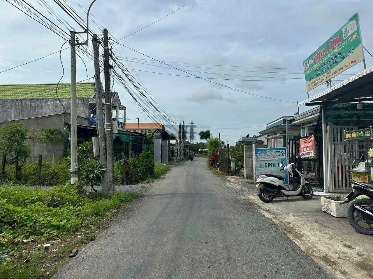 Bán gấp lô đất MT đường Nguyễn Văn Cung DT 100m2 giá 700tr trong khu dân cư Trường An, SHR, thổ cư