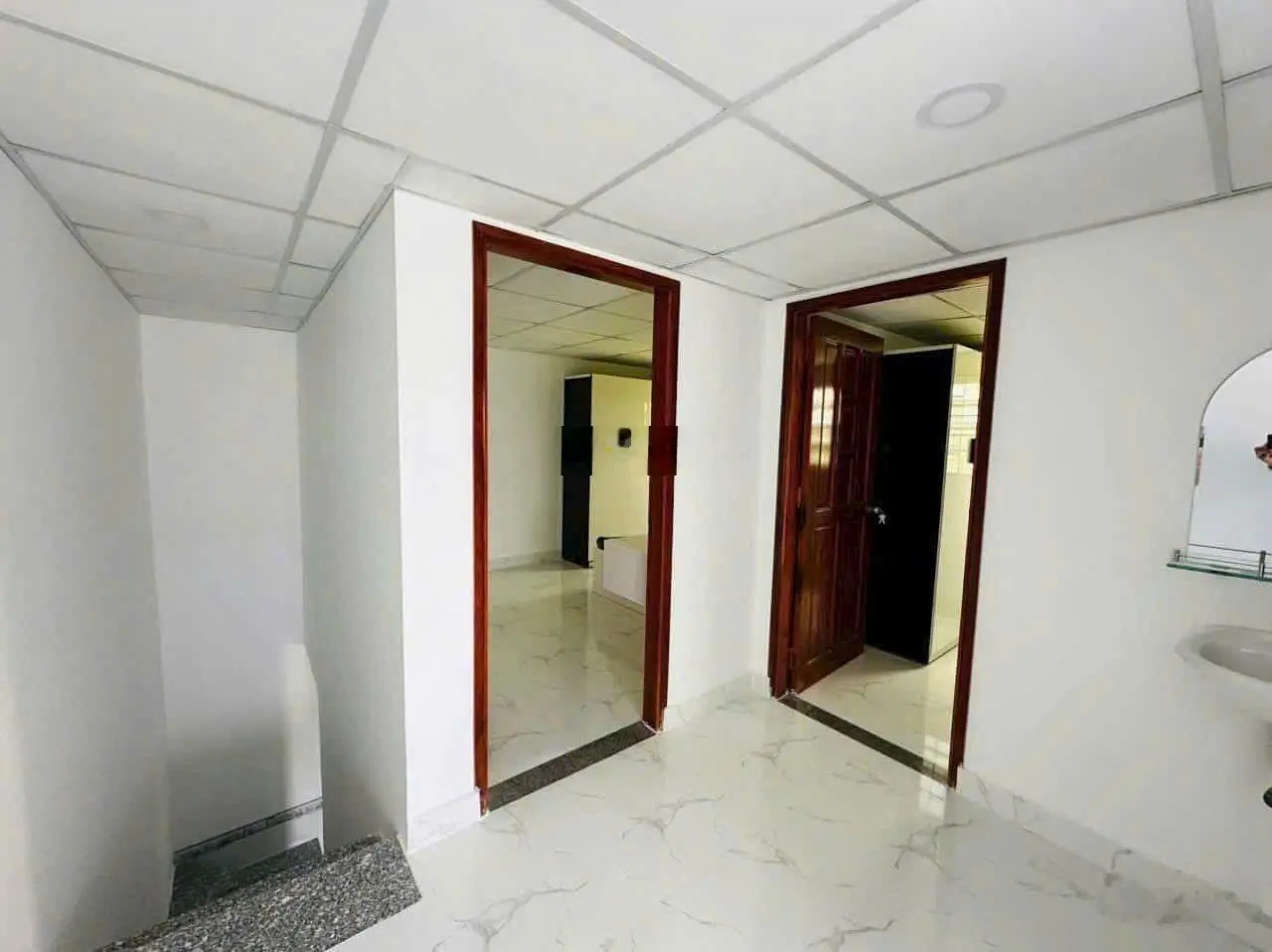Nhà đẹp giá rẻ gần chợ mỹ hạnh nam