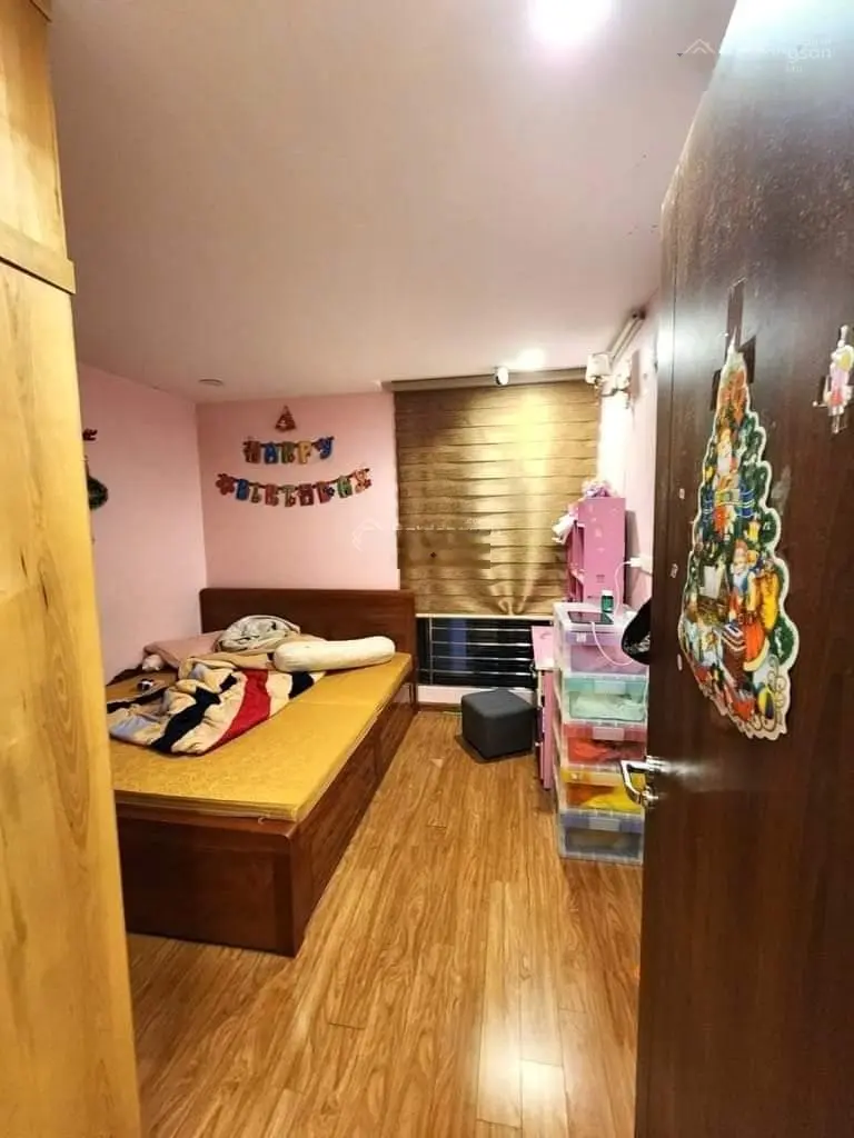 Chính chủ nhương quyền bán căn hộ 2 ngủ tầng trung, view đẹp thoáng, siêu hiếm tại thời điểm này