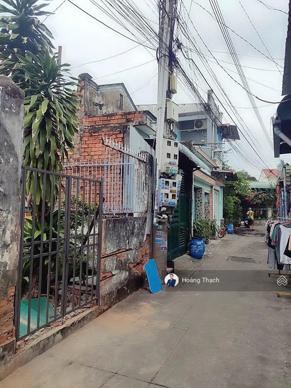 Bán nhà cũ ngay chợ Dĩ An - Đông Hòa ngang 4,8m xây mới lại cực đẹp sổ riêng