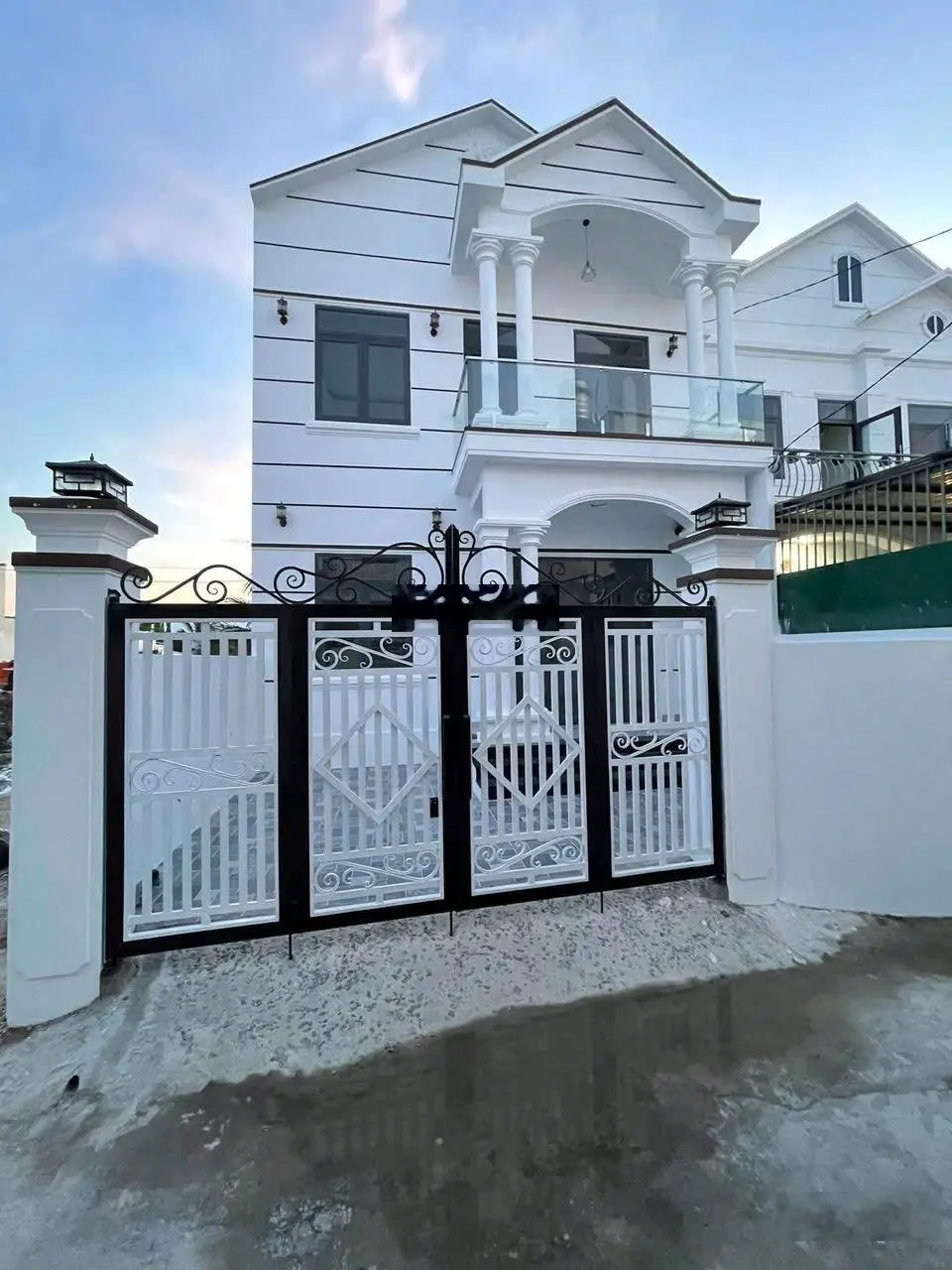 Bán nhà 2 tầng diên Sơn - Diên Khánh, DT 107m2, ngang 7m, giá 1,75 tỷ