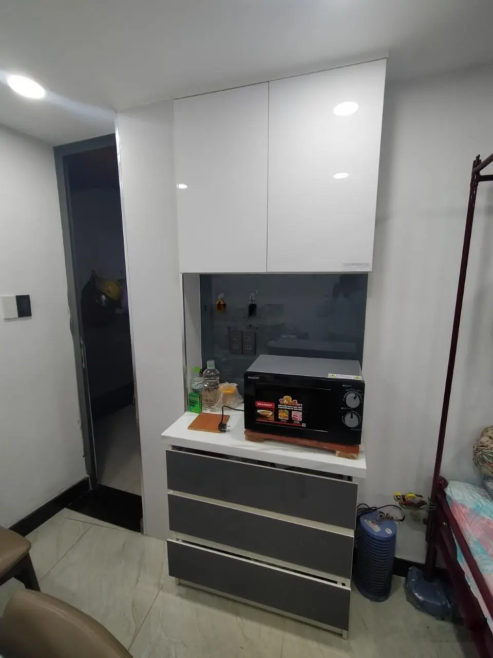 Chỉ 6,9 tỷ - chủ định cư cần bán gấp nhà 4 tầng CMT8 Phường 5 Tân Bình 5PN 4WC đường 4m giáp Q10, 3