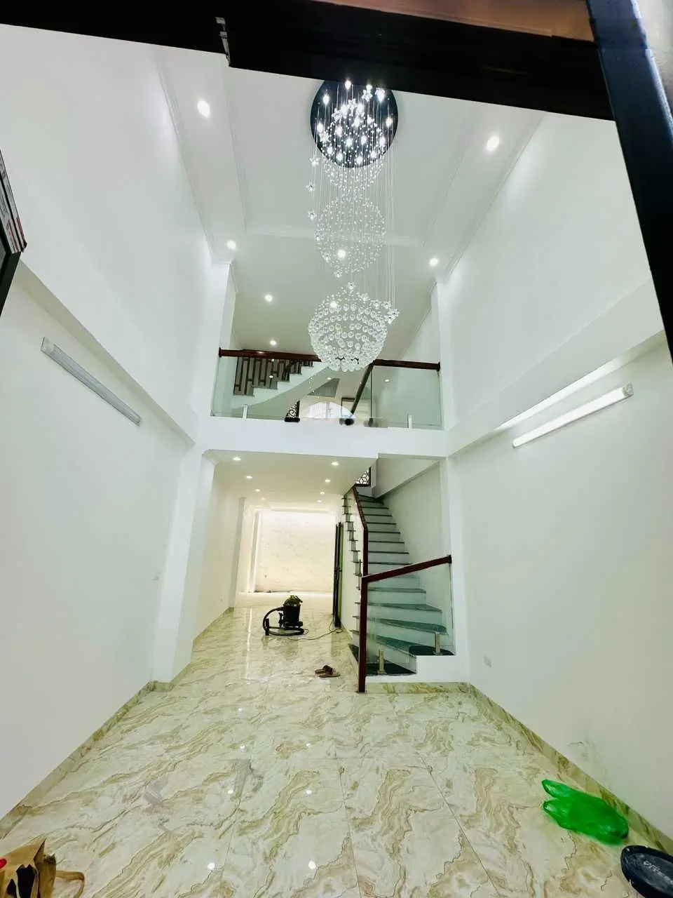 Bán nhà mới - 48m2 x 6 tầng - Ngọc Hồi, Hoàng Mai - Giá 6 tỷ 5