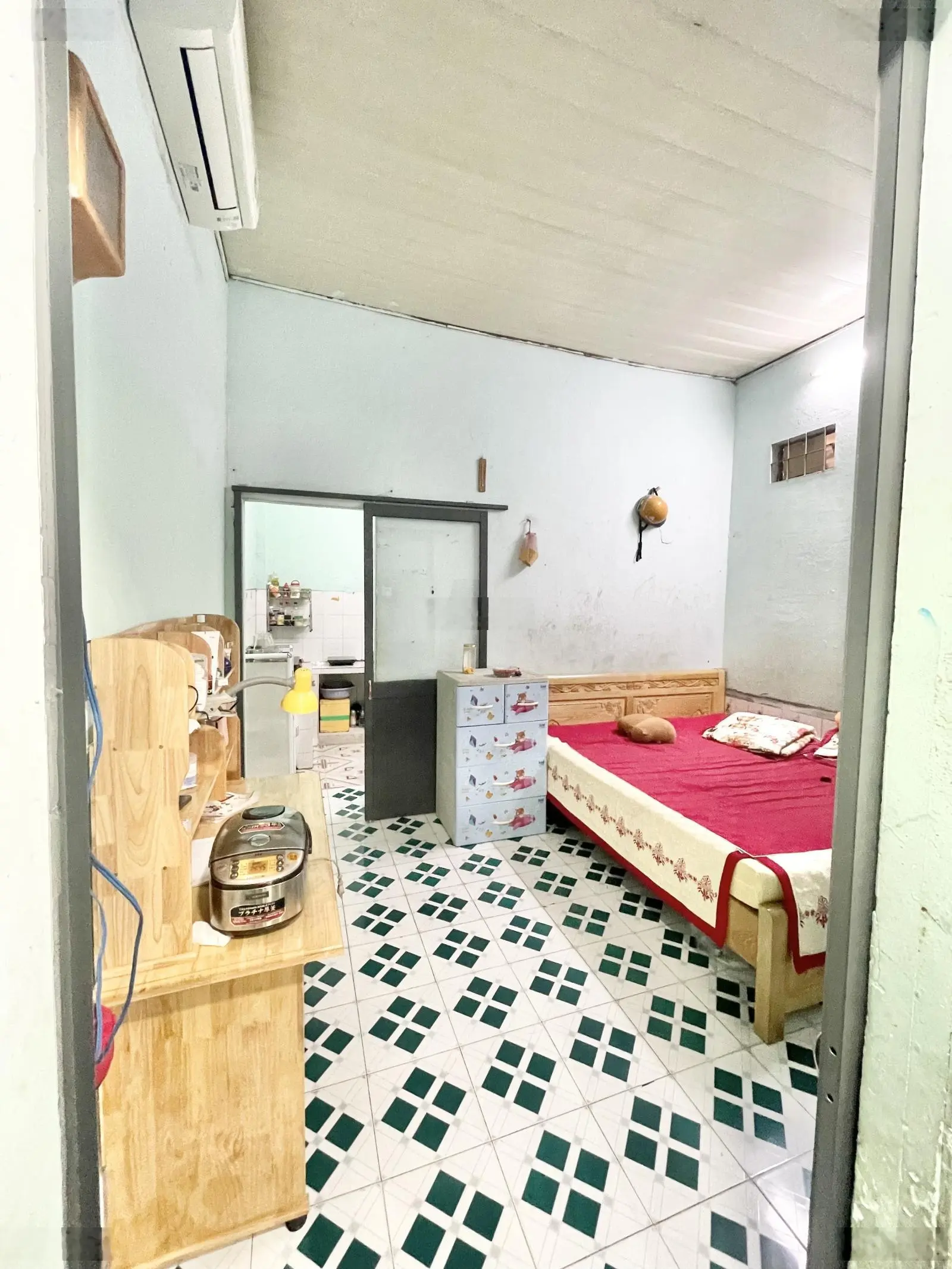 Cần bán nhà sổ riêng 2,2 tỷ gần chợ xóm vắng gần đường nguyễn trãi phường dĩ an
