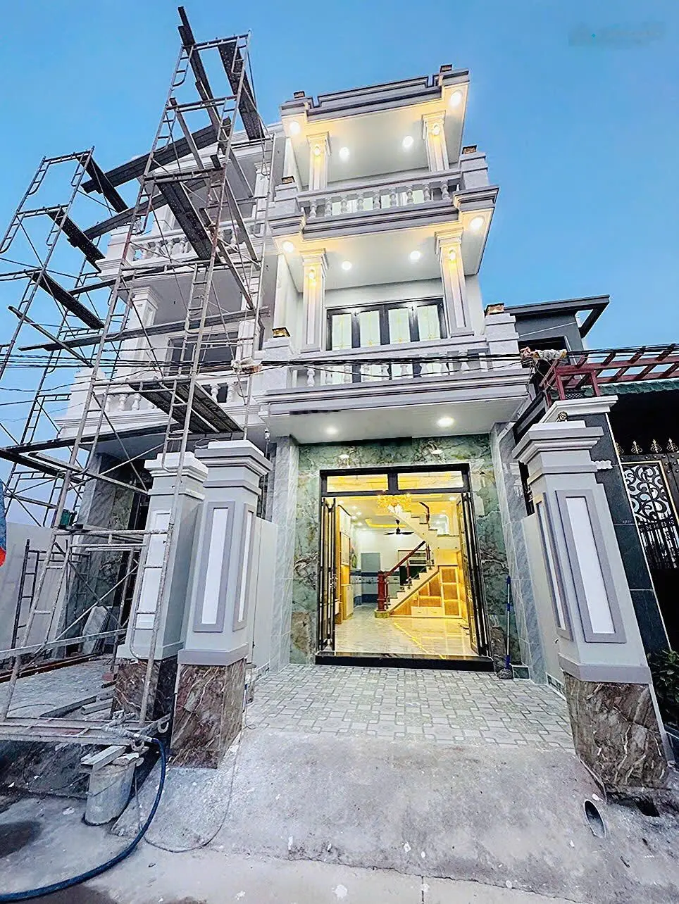 2,5 tỷ- Siêu Phẩm Nhà Quốc lộ 50, Kim Điền, Thị trấn Cần Giuộc, Tỉnh Long An. Thiết kế Sang Trọng