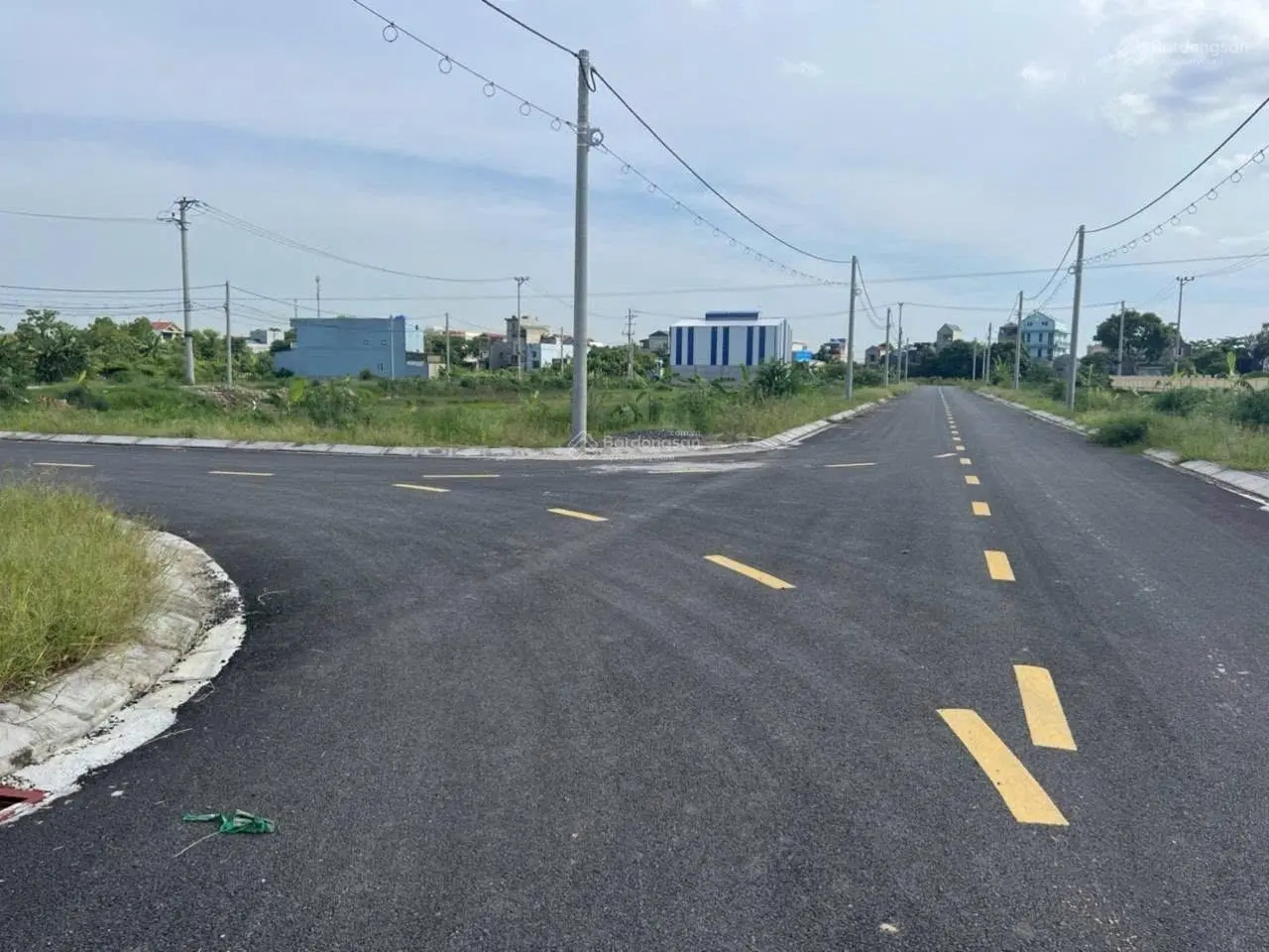 Có lãi luôn 4tr đồng/m2 với mỗi 4 lô đất này, chưa đến 2 tuần nữa là hết hàng