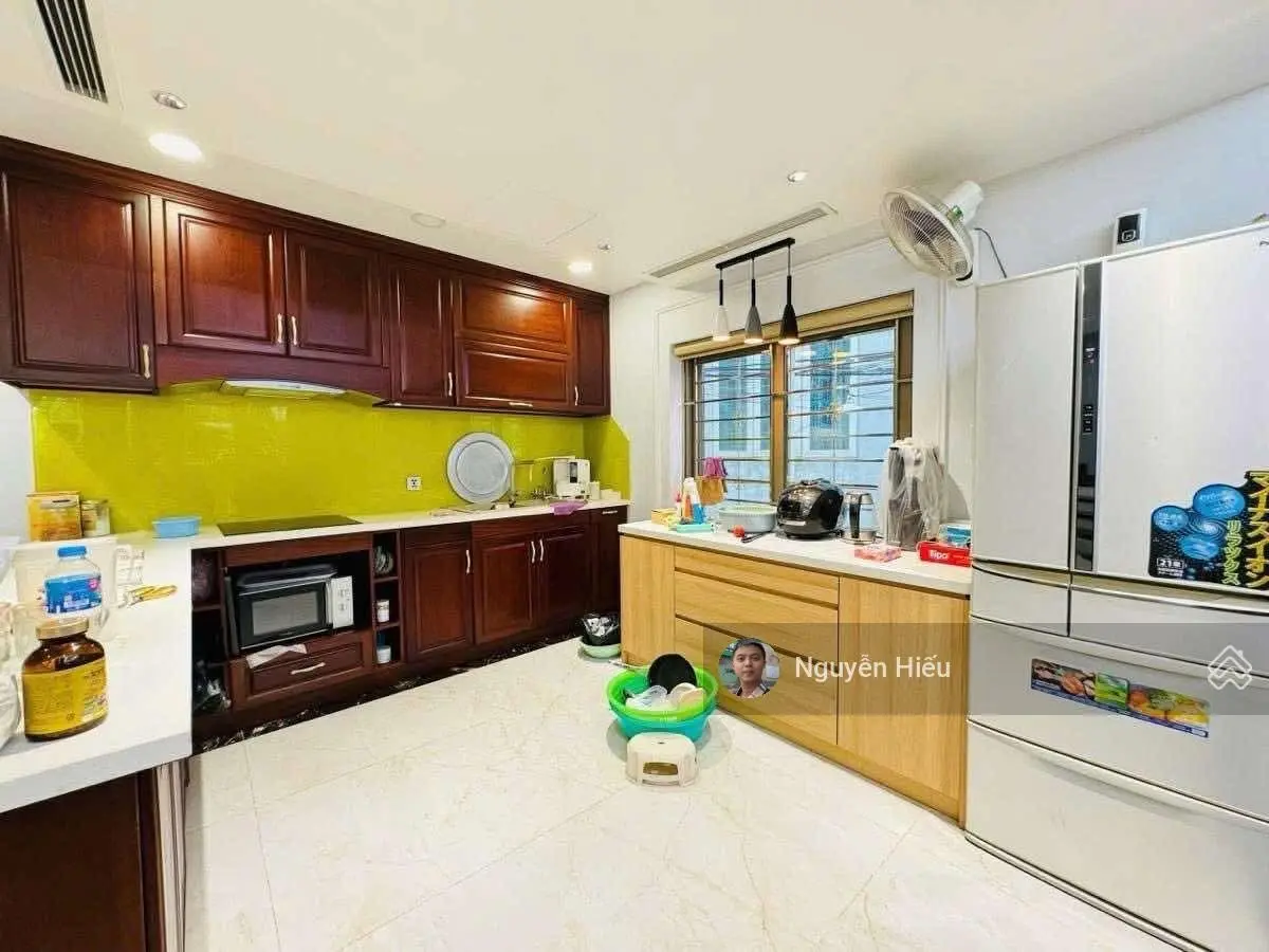 CC bán Nguyễn Văn Huyên 75m2 x MT 8m, Lô Góc, Kinh doanh, MP 10m, Ô tô vào nhà, sổ đẹp, chỉ 24 tỷ