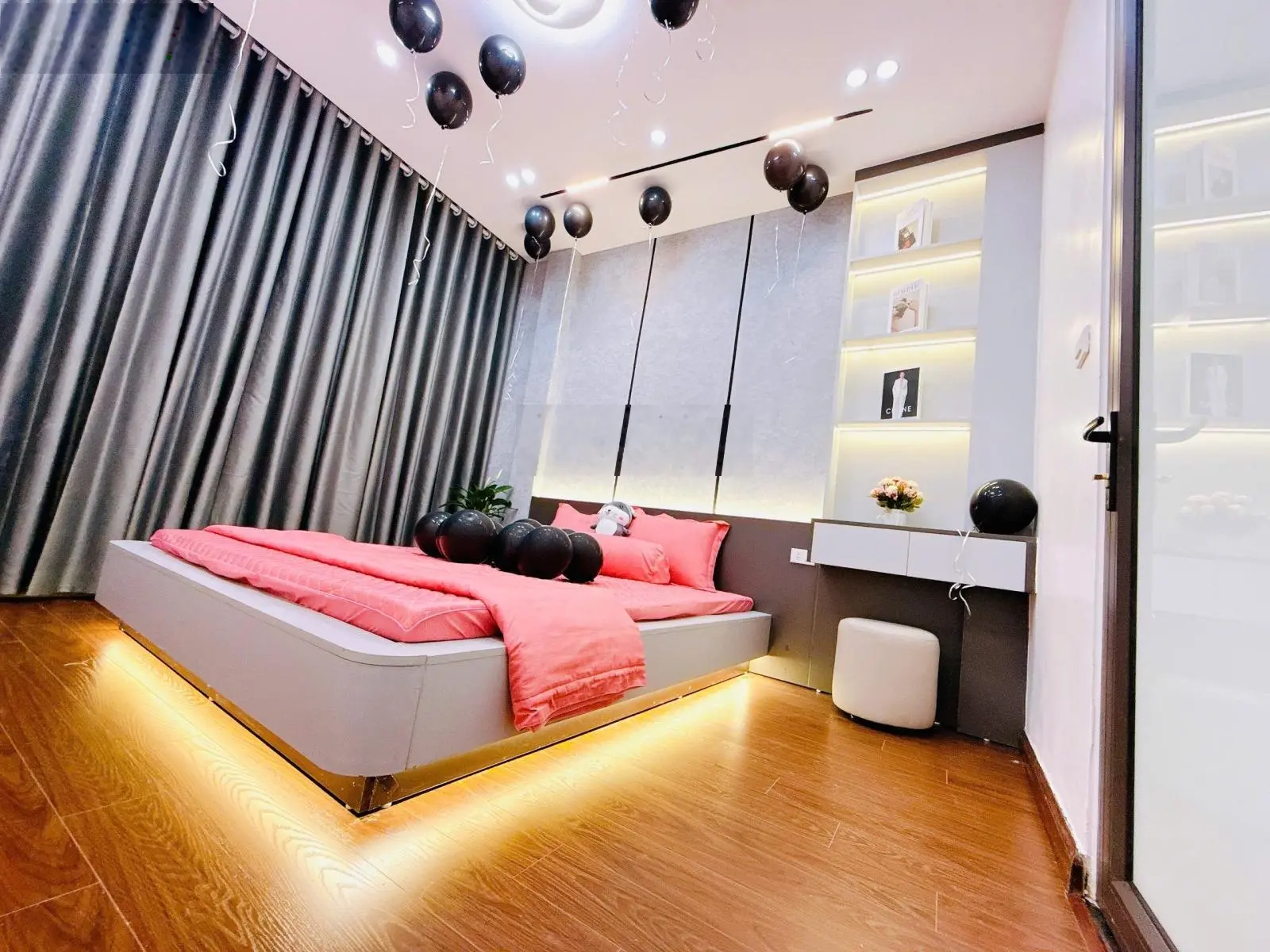 Nhỉnh 4 tỷ có ngay căn nhà 21m2 6 tầng trung tâm Đống Đa ngõ thông