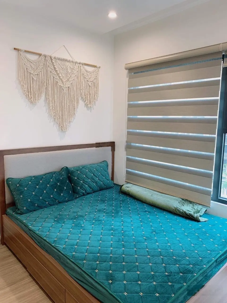 Cần tiền vào dự án mới chủ nhà gửi bán nhanh căn hộ 2PN + 1 góc 70m2 chỉ với 3 tỷ tại Vinhomes OCP