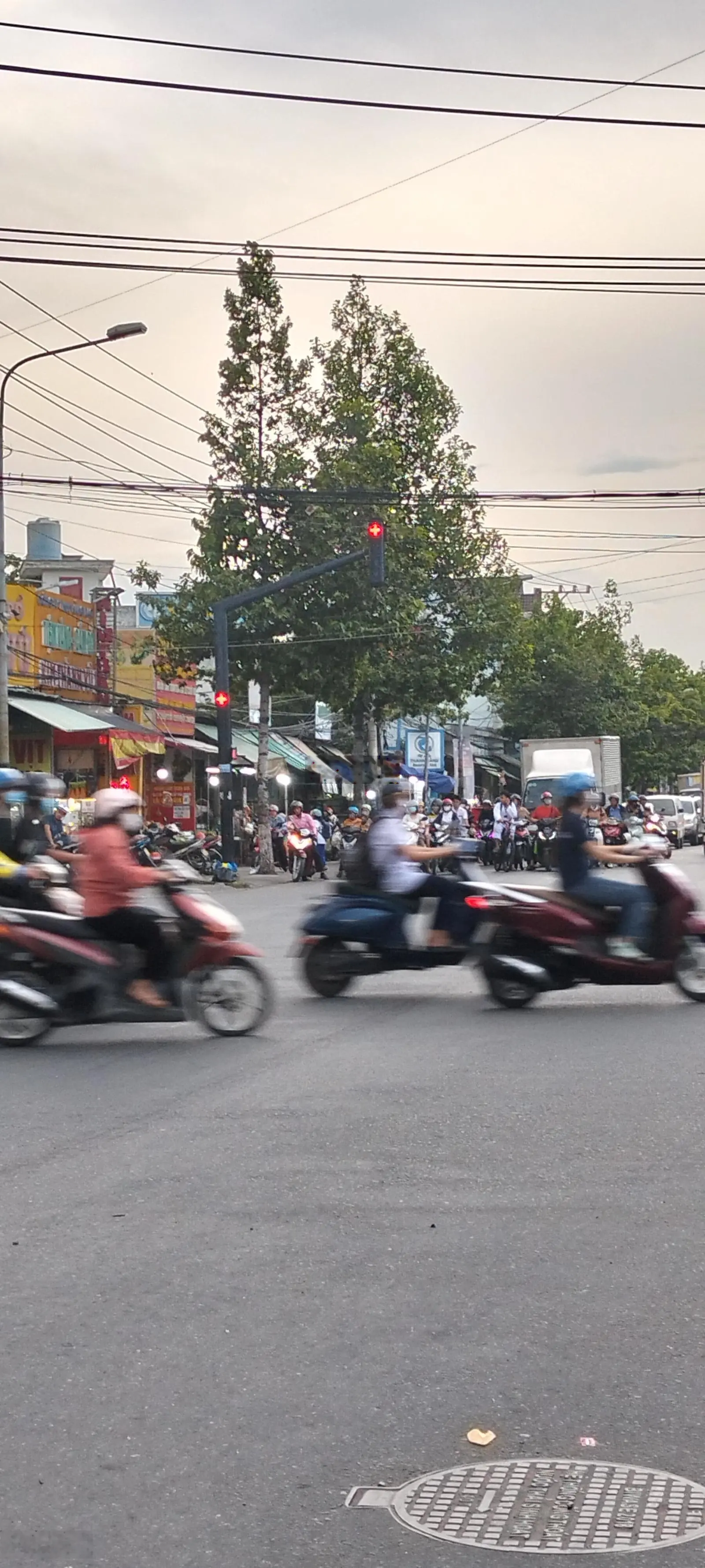 Cần bán Gấp giá đẹp 2LẦU ,500m Ra chợ ngã tư Chiêu Liêu, trường học các cấp phường Tân Đông hiệp,..