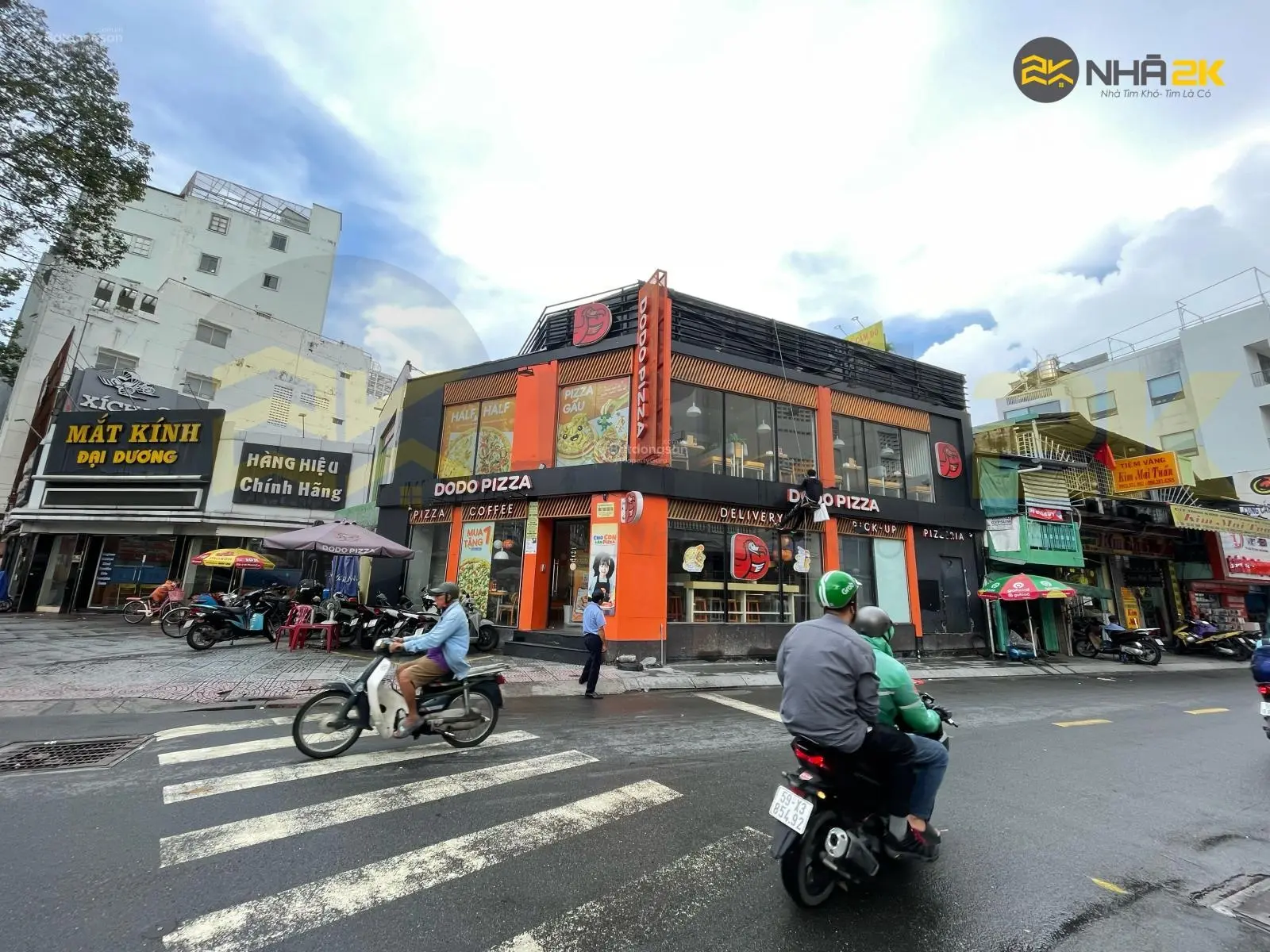 Độc tôn! 2MT Đặng Dung - Trần Nhật Duật, Quận 1, 10x20m, 4 Tầng - HĐT: 220 triệu, giá 80 tỷ