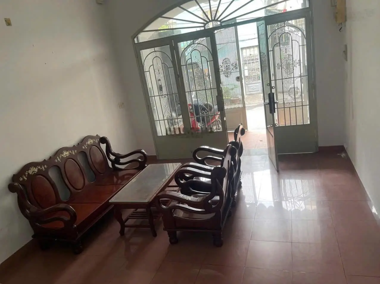 Chính chủ bán nhà Lý Chính Thắng, Quận 3. Giá 4Tỷ650triệu/64m2. 1 trệt 2 lầu - 3PN, 4WC. Sổ cầm tay
