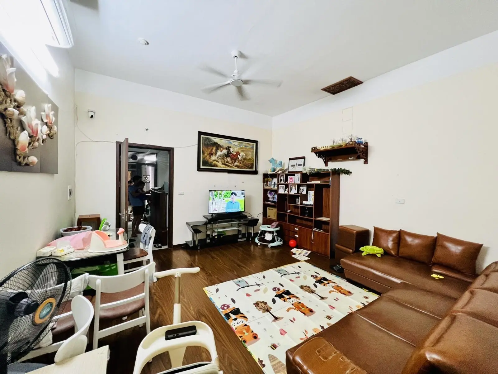 Bán gấp căn hộ 65.1m2 CT12 Kim Văn Kim Lũ - Đầy đủ nội thất - Sổ đỏ chính chủ - View cực chill