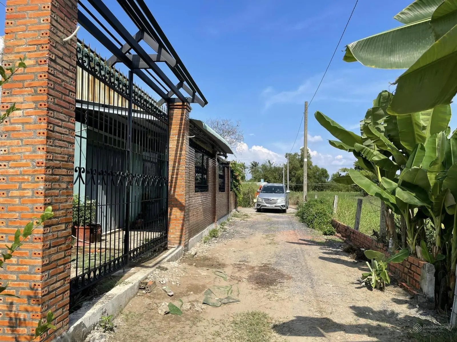 Bán lô đất thị trấn Cần Giuộc, DT 127m2 (8x15, nở hậu 9m), HXH, SHR, giá rẻ