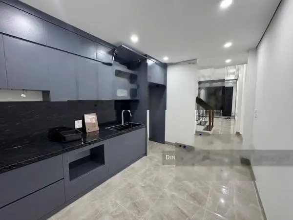Bán nhà Thạch Bàn 45m2 x 4,5 tầng cách mặt phố Thạch Bàn 50m, 7 phòng ngủ, giá hơn 7 tỷ