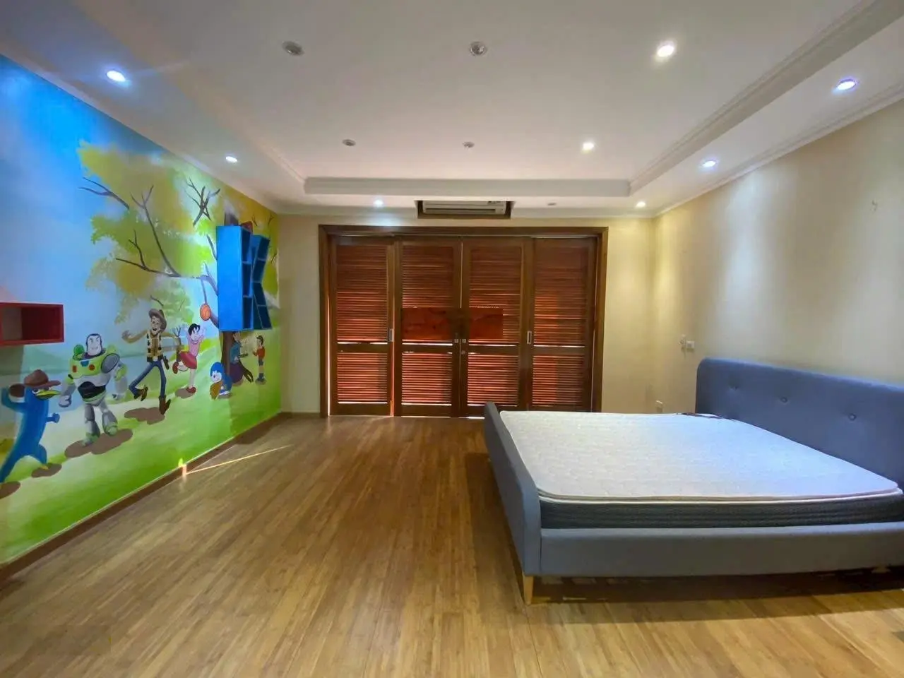 Hiếm! Bán Nhà Ngõ 40 Xuân La, Tây Hồ 95M, 6T Thang máy, Giá 35 tỷ ,MT 5.3M - 3 Ô Tô Tránh - Vỉa hè