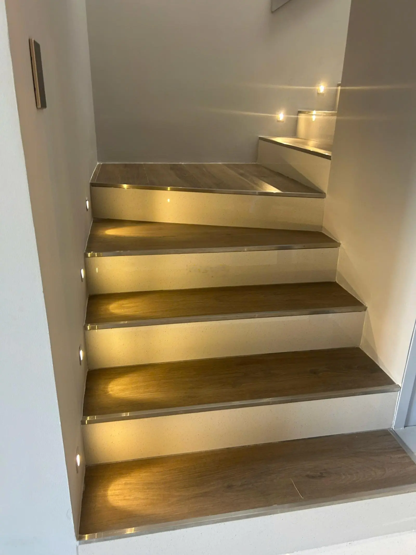 Tui chủ không tiếp cò, bán gấp 130m2 nhà 1 trệt 2 lầu Đồng Xoài - Tỉnh Đồng Nai. Giá: 1 tỷ 2