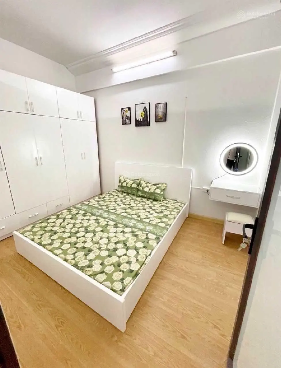 Bán tập thể như khách sạn-Trần Quốc Hoàn-Cầu Giấy-70m2-giá: 2,6 tỷ-2 ngủ