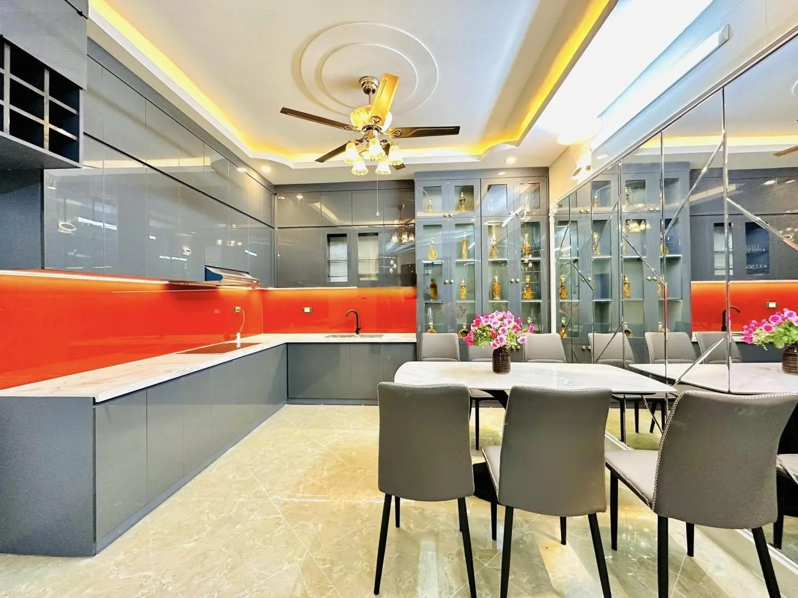 Nhà phân lô lạc trung- yên lạc - ô tô đỗ cửa vào nhà- kinh doanh nhỏ-hbt