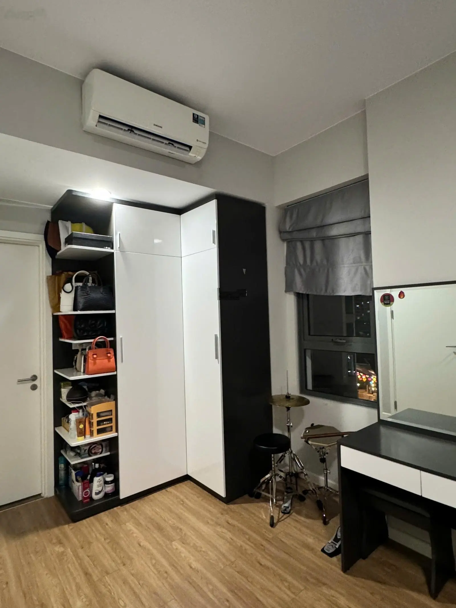 BÁN GẤP 2PN 2WC MASTERI AN PHÚ 73m2 SIÊU XINH. LH E VY: 0938 659 ***ZALO/VIBER/IMESS/CALL)