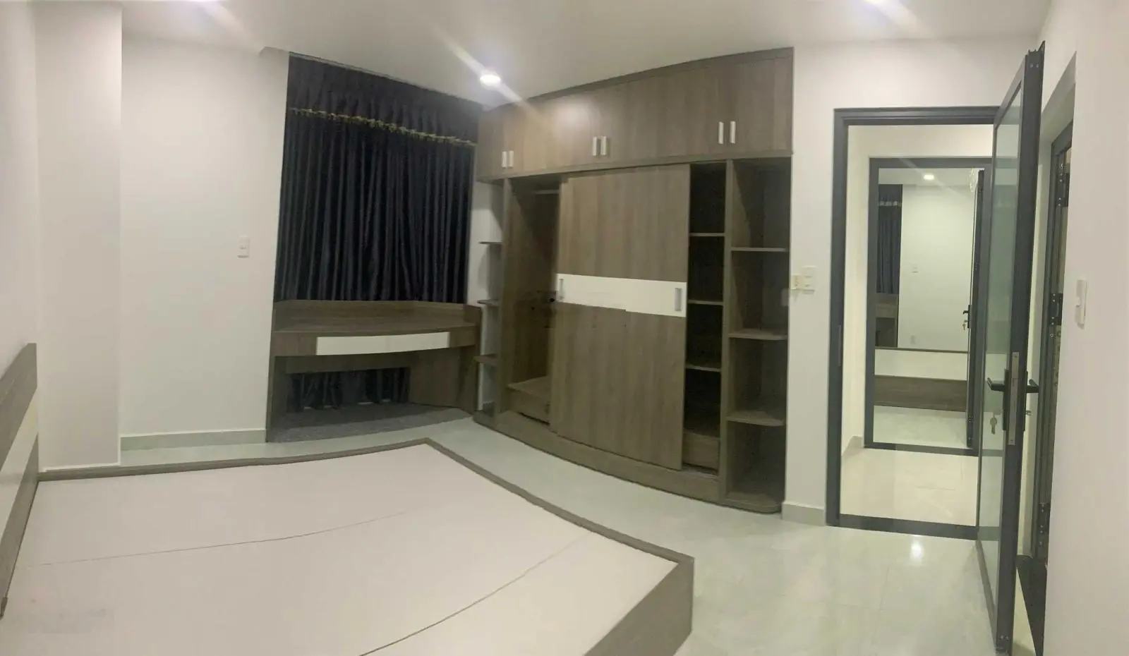 Cần bán căn hộ Remax Plaza 2 - 3 PN, giá 3 tỷ, khu chợ lớn 0909 920 ***