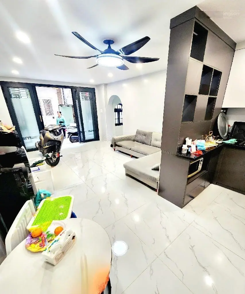 Bán nhà Trần Khát Chân ngõ nông gần phố hai mặt thoáng trước sau tiện ích bao trùm giá 5.2