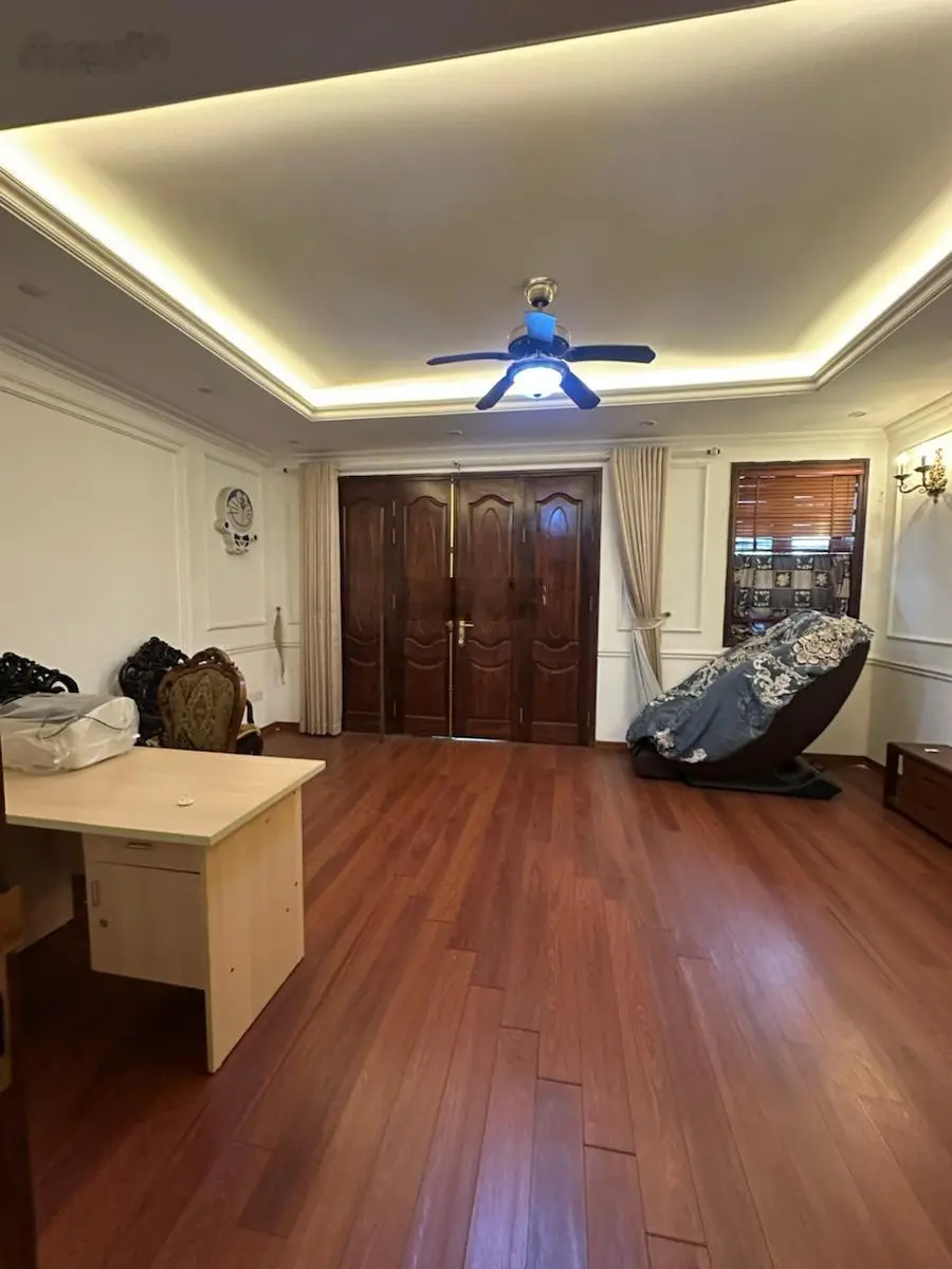 Hoàng ngân khu vip, nhà dân xây kiên cố, ful nội thất xịn sò, 52m*5t* giá 12.7 tỷ ôtô đỗ cửa.