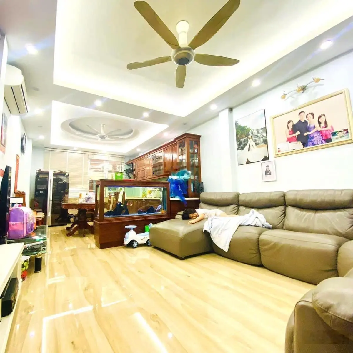 Bán nhà phố Đê La Thành - Đống Đa kinh doanh đỉnh ô tô vào nhà 80m2/3T/4.5mMT 11tỷ có TL