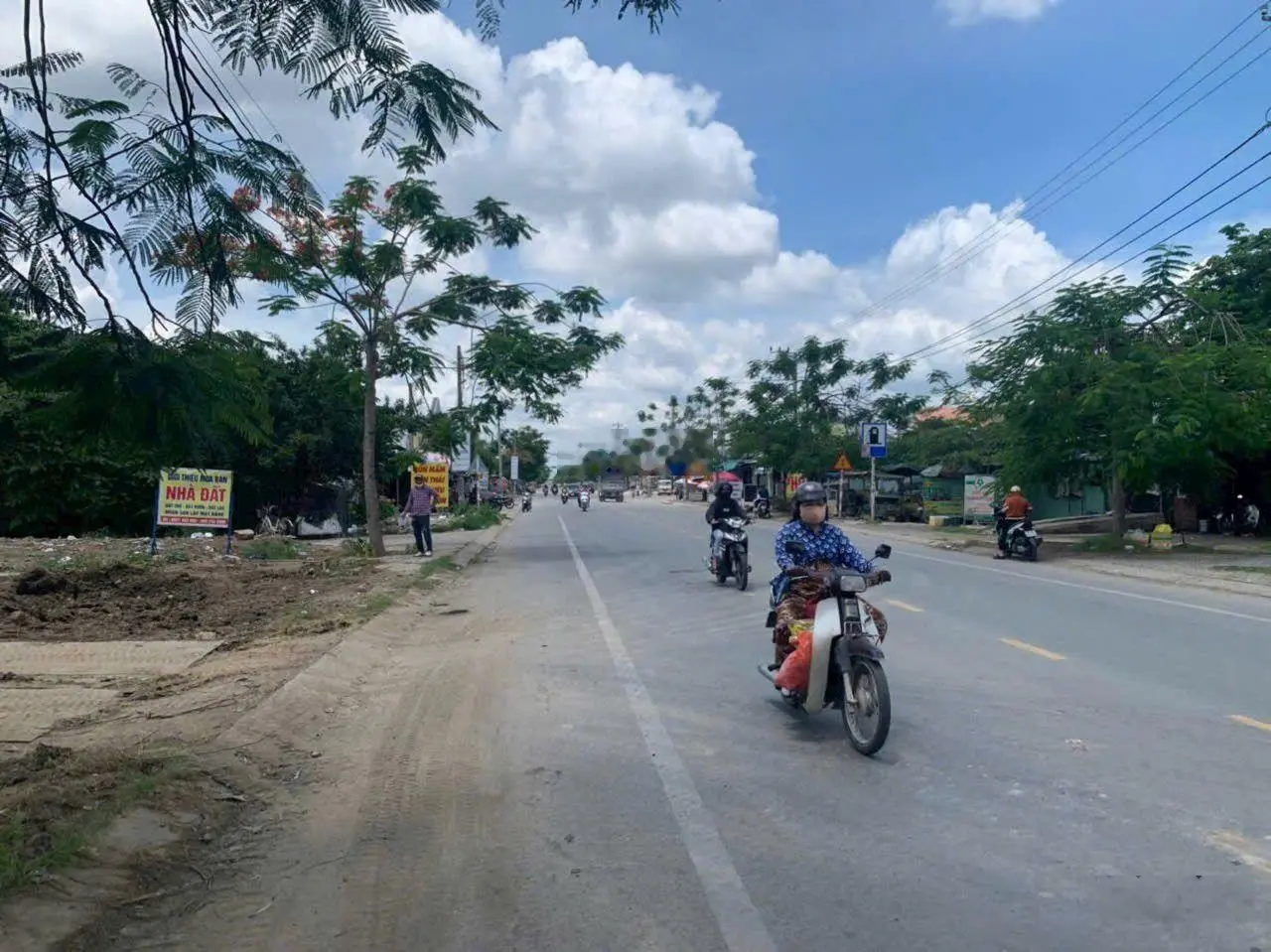 Chính chủ gửi bán lô thổ cư 199m2 mặt tiền QL 50, ngay ngã 3 Tân Kim. Đất đẹp vuông vắn