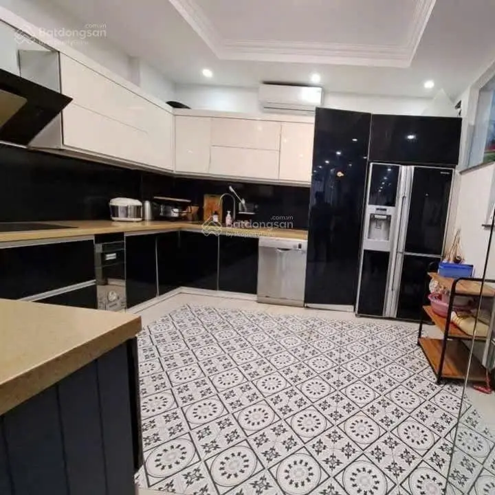 Khu phân lô ô tô tránh 23.9 tỷ, DT sổ 60m2, MT 6m, 7 tầng thang máy, Hoàng Cầu, Đống Đa, gần Hồ