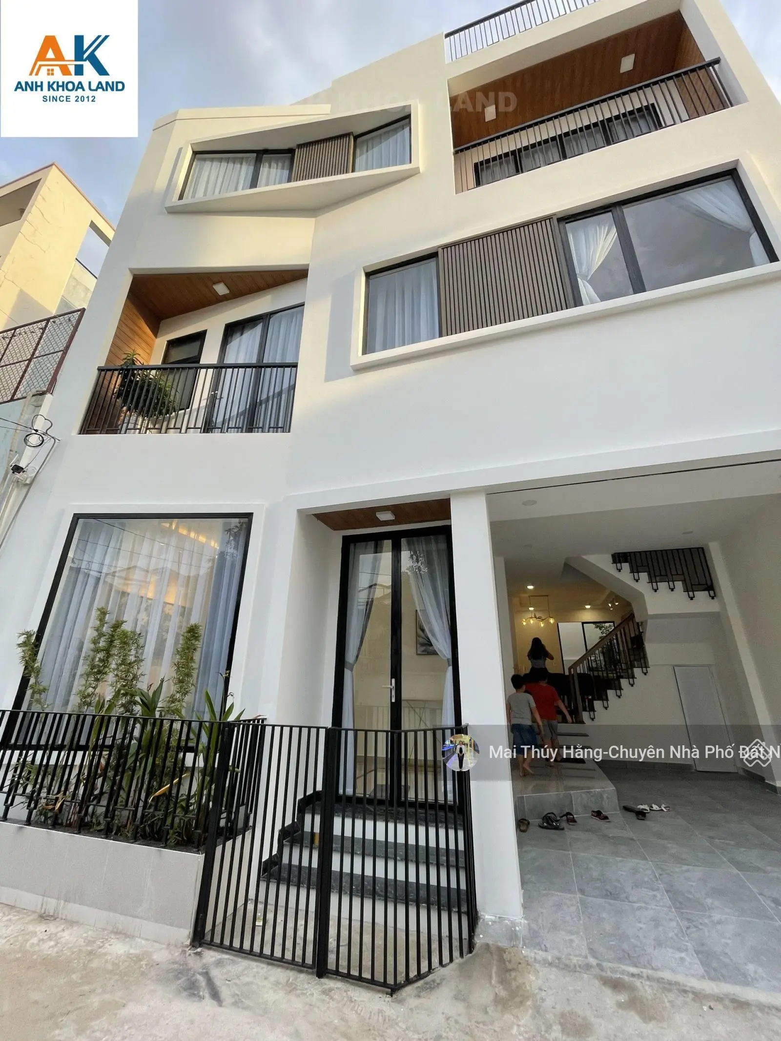 Hiếm - bán gấp nhà đẹp 1T2L TK hiện đại ngay TT Thủ Đức - ngang 8 - giá 8.2tỷ TL ôtô đậu trong nhà