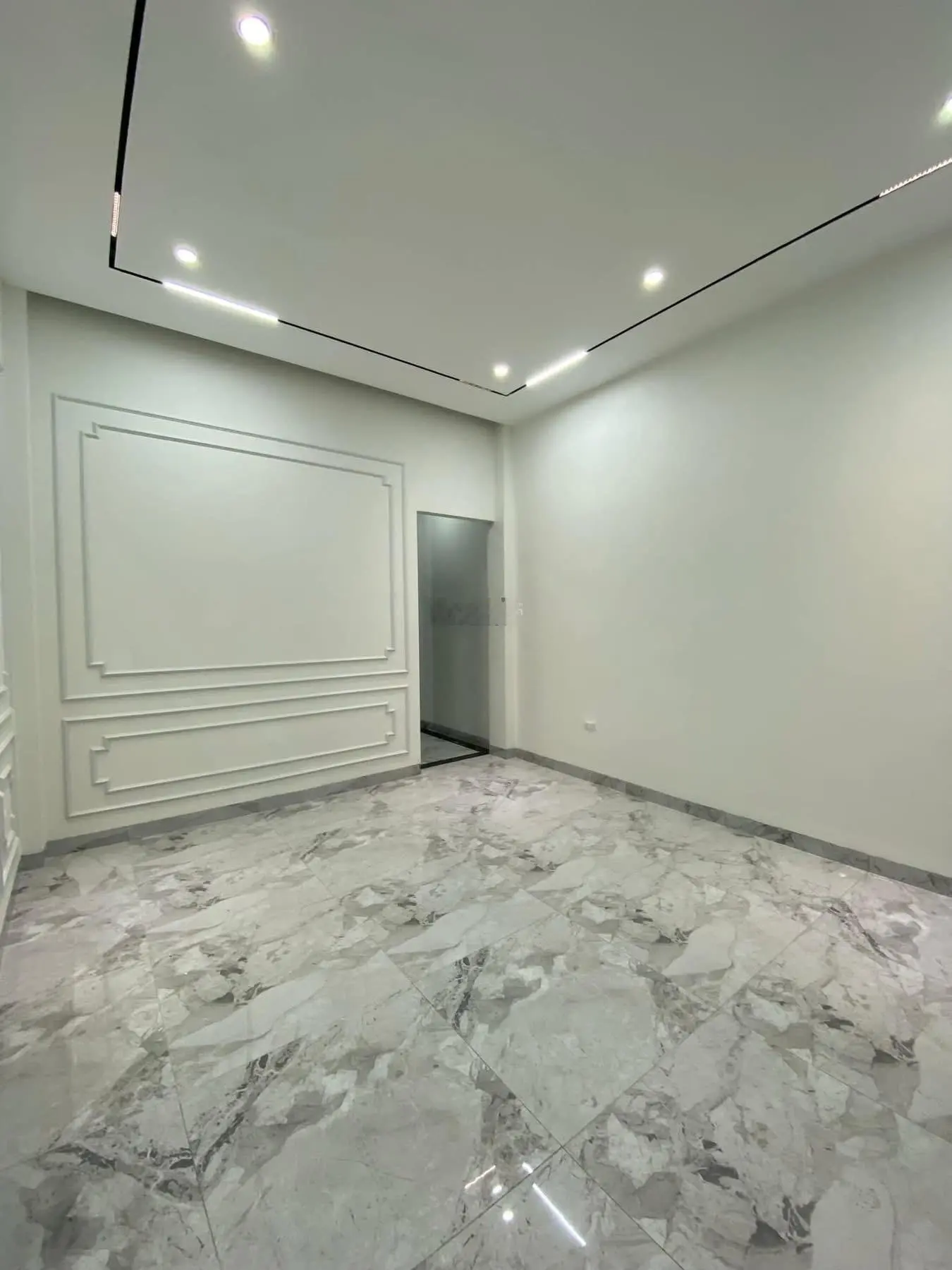 Bán nhà Phạm Văn Đồng, Cầu Giấy 40m2, 6 tầng, thang máy, thoáng mát, nhà mới, gần ô tô, hơn 9 tỷ