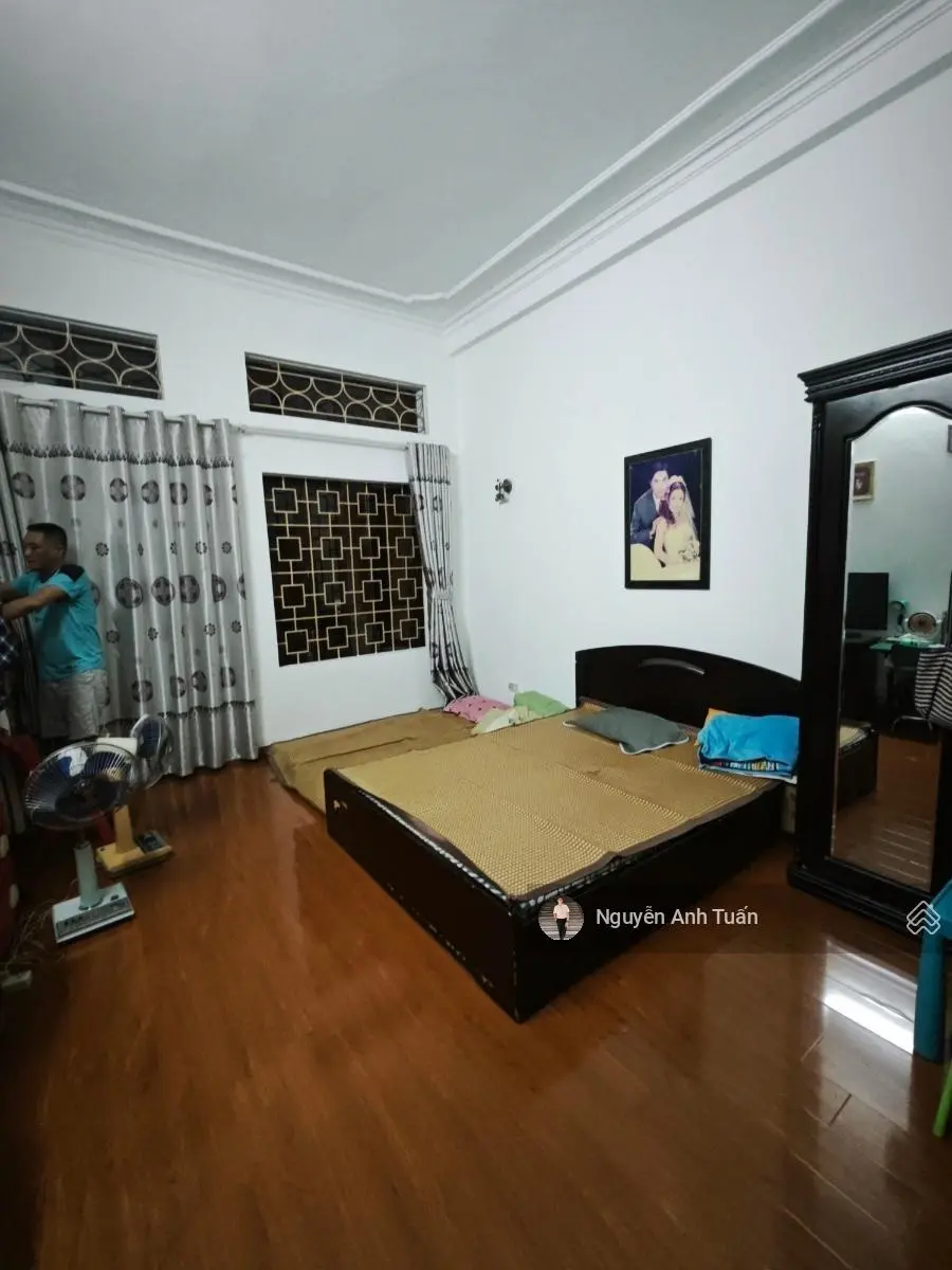 Bán nhà phân lô Trần Quốc Hoàn, Cầu Giấy ôtô 16 chỗ tránh đỗ trước cửa giá cực tốt 18.7 tỷ
