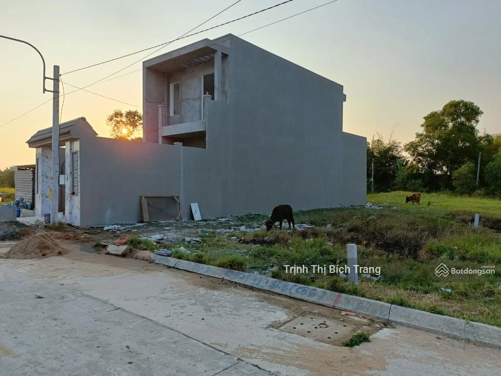 Khách cần tiền bán gấp lô đất ngay Đ.Nguyễn Thị Đinh.Giá chỉ 475tr/120m2 . gần bệnh viện mắt BT. TC