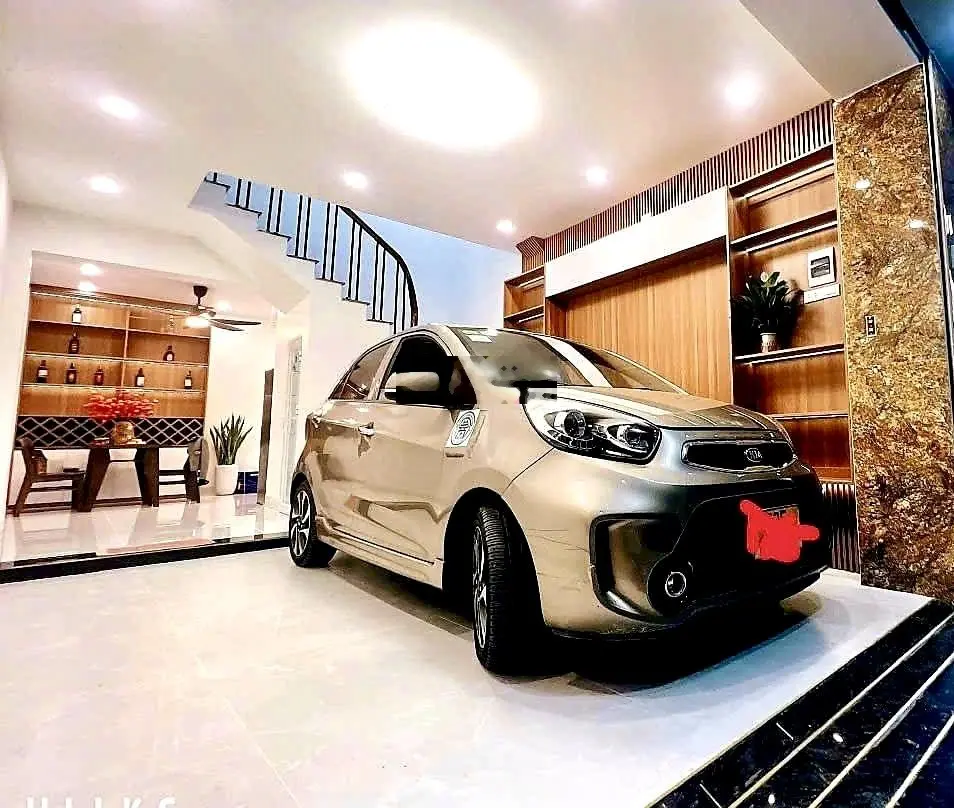 Bán nhà vip, hoàng cầu, ô chợ dừa, đống đa. full nội thất xịn, ô tô đỗ trong nhà