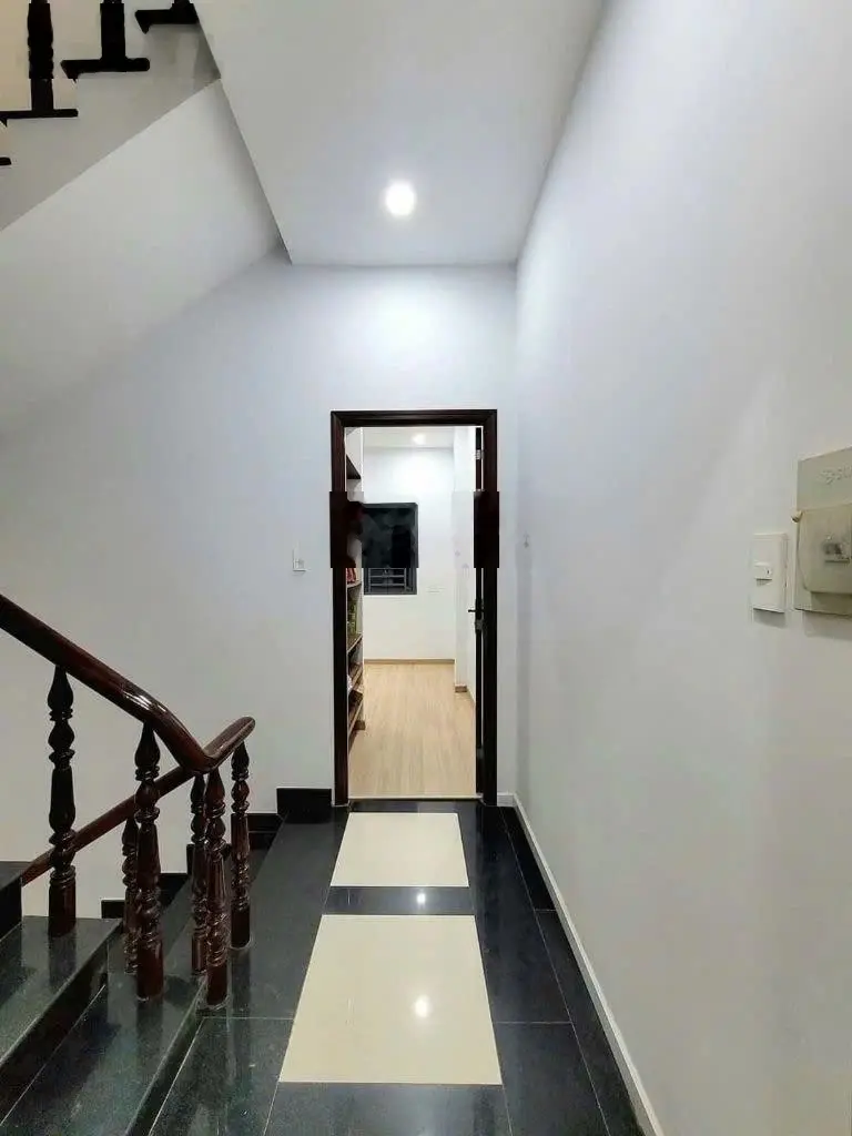 Hàng ngộp! 1 căn duy nhất ở Đội Cung-Q11. Gần Bệnh Viện Quận 11. Đang cho thuê 33triệu. Giá 3tỷ660