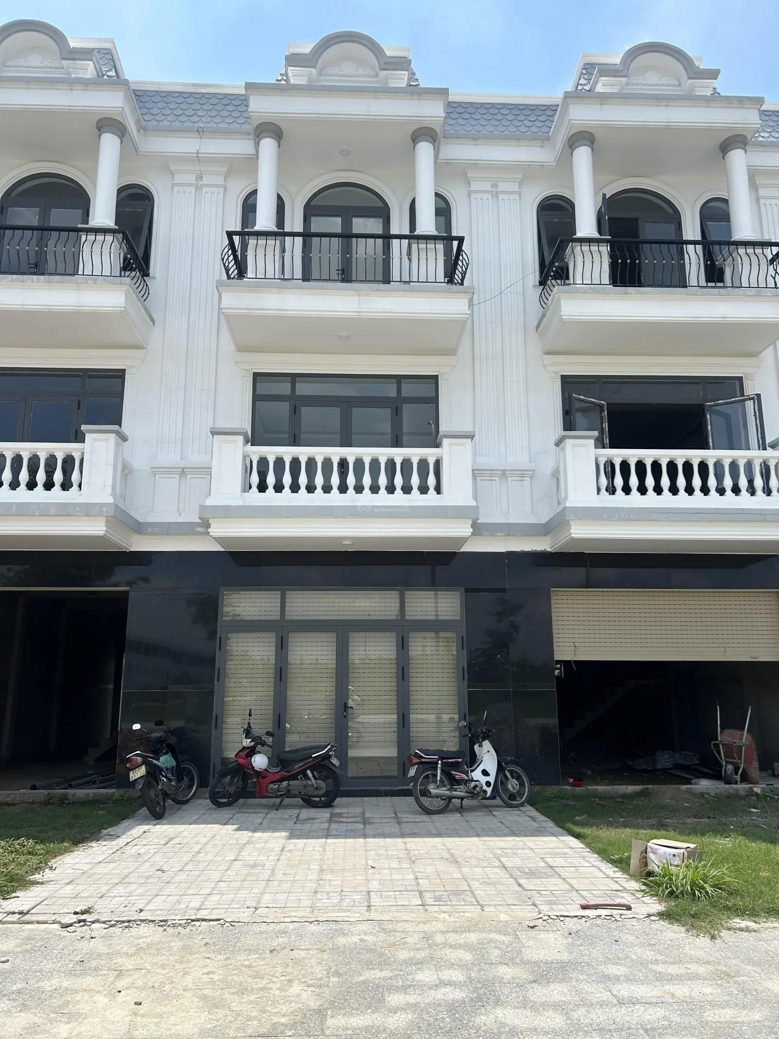 Bán shophouse 100m2 tại Thăng Long Central City, 3,3 tỷ giá ưu đãi